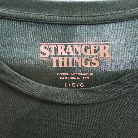 Stranger Things Pajama Set BNWT - Picture 2 of 3